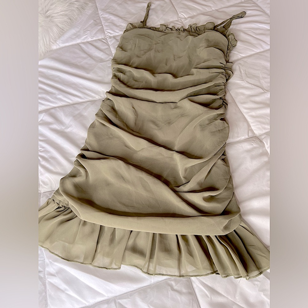 Pretty little thing ruch dress. Too small small on me